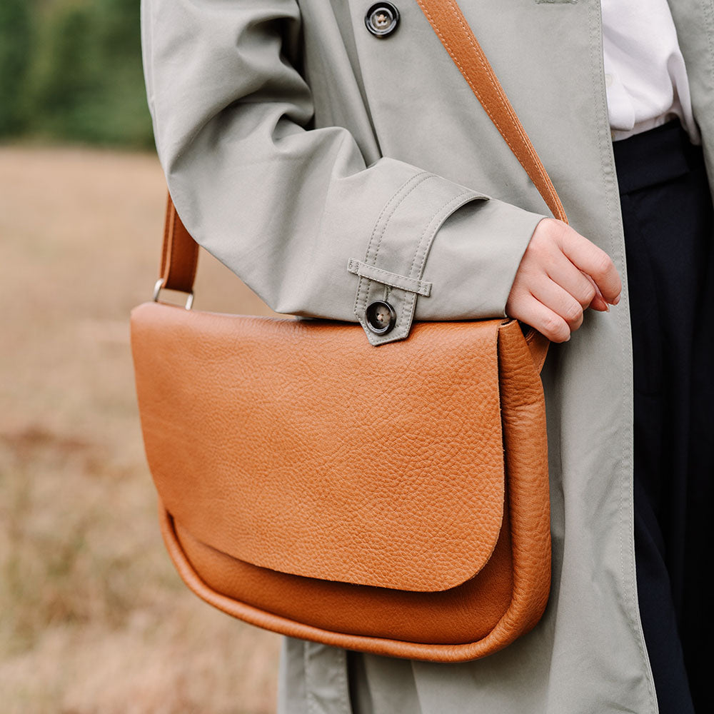 Bag, Plant Sitter, Cognac used look